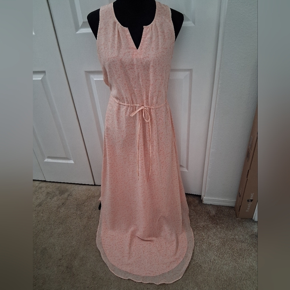 Semi Sheer Peach Sleeveless Sundress With An Open V Neck Size 8
